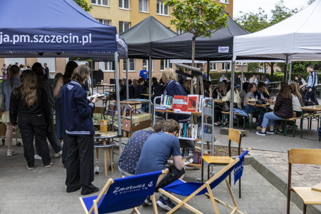 Święto Szkoły 2026 kiermasz charytatywny Biblioteki PM